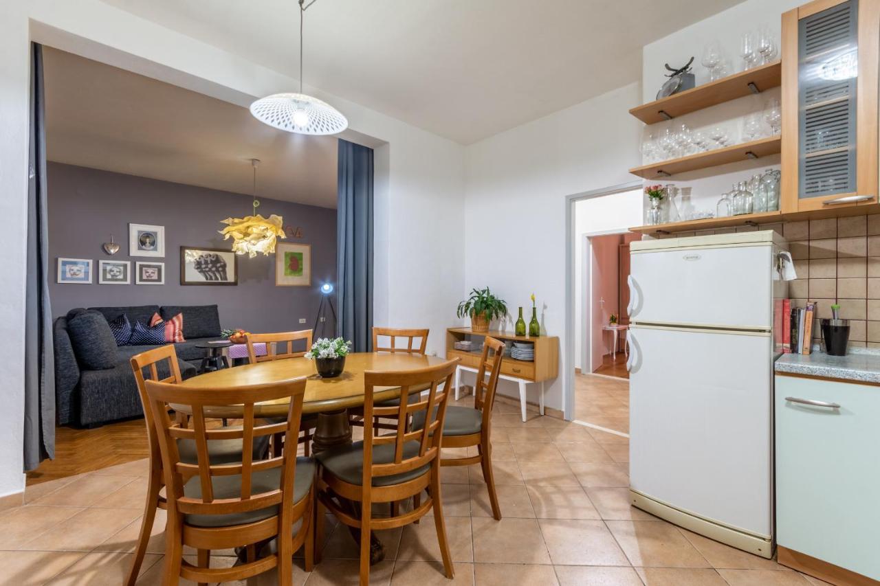Apartment Lota With Heated Pool On Top Location Supetar Exterior photo